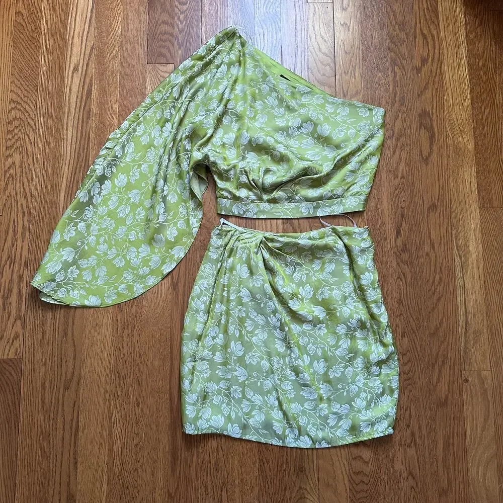 Lulus set chic
